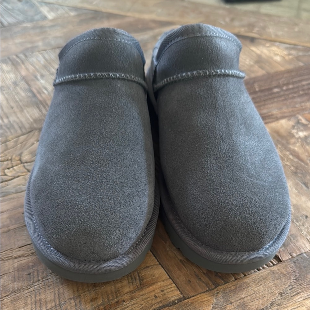 UGG Charcoal Suede Slippers New in Box - Picture 3 of 7